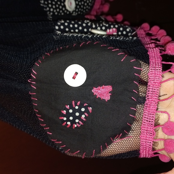 Handmade skull top, Size XS, Black, Pink & White. - Picture 4 of 6